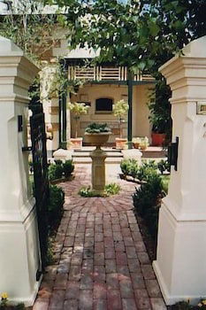 Water Bay Villa Bed And Breakfast - Sydney Tourism 0