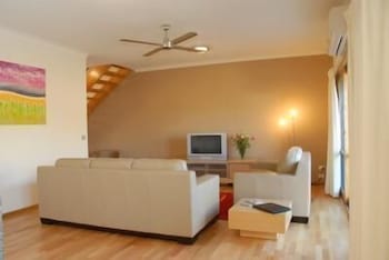 The Lakes Apartments - Sydney Tourism 2