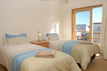 The Lakes Apartments - Sydney Tourism 6