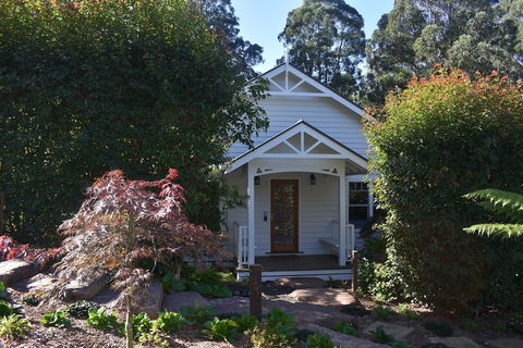 Gatehouse Cottage At Merrow Cottages - Mt Dandenong - Sydney Tourism 1