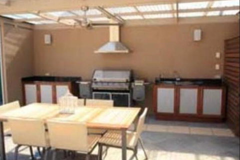 Amelia S Bed & Breakfast - Sydney Tourism 7