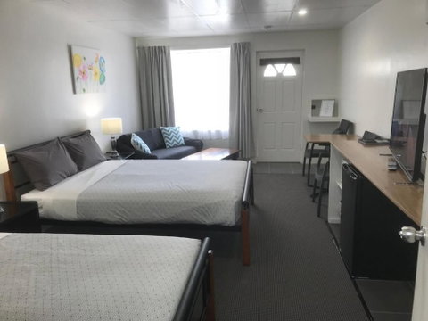 Cook's Endeavour Motor Inn - Sydney Tourism 6