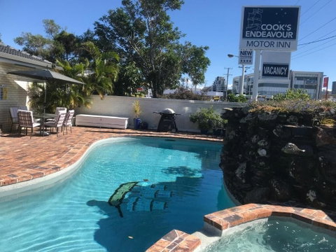Cook's Endeavour Motor Inn - Sydney Tourism 1