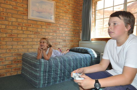 Mollymook Surfbeach Motel And Apartments - Sydney Tourism 4