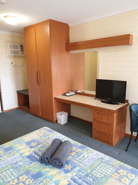 Lacepede Bay Motel - Sydney Tourism 4