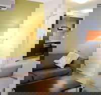 Oceanic On Thompson Apartments