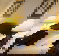 Cobb  Co Court Boutique Hotel - Sydney Tourism