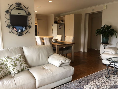 Countryside Connections Spa Cottage - Sydney Tourism 1