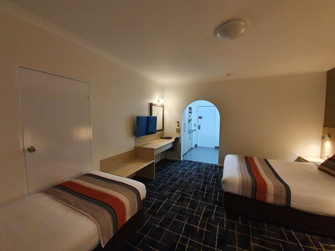 Hamiltonâ€™s Queanbeyan Motel - Sydney Tourism 6
