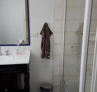 16 Gregson Silky Oaks