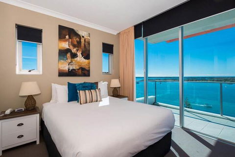 Silvershore Apartments On The Broadwater - Sydney Tourism 7