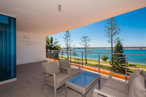 Silvershore Apartments On The Broadwater - Sydney Tourism 4