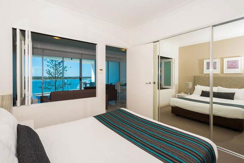 Silvershore Apartments On The Broadwater - Sydney Tourism 6