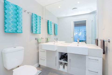 Silvershore Apartments On The Broadwater - Sydney Tourism 1