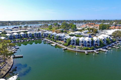 Captains Cove Resort - Sydney Tourism 1