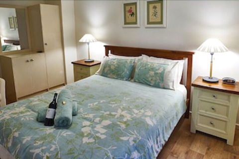 Underground Bed And Breakfast - Sydney Tourism 0