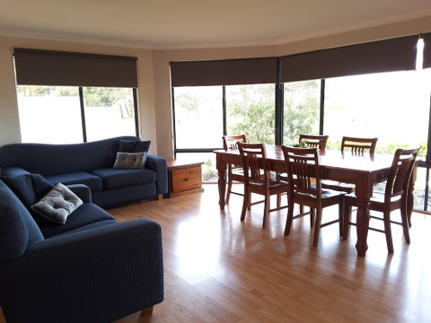 Cosy Corner Chalets - Sydney Tourism 1