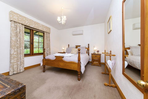 Country Pleasures B&B - Sydney Tourism 3