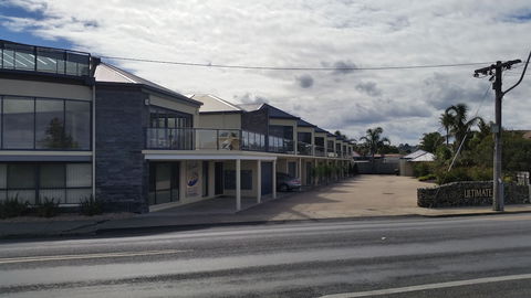 Ultimate Holiday Apartments - Sydney Tourism 0