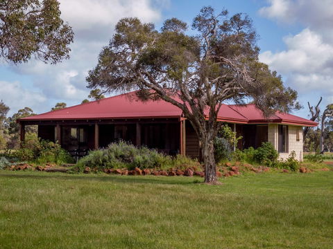 Dunsborough Rail Carriages & Farm Cottages - Sydney Tourism 2