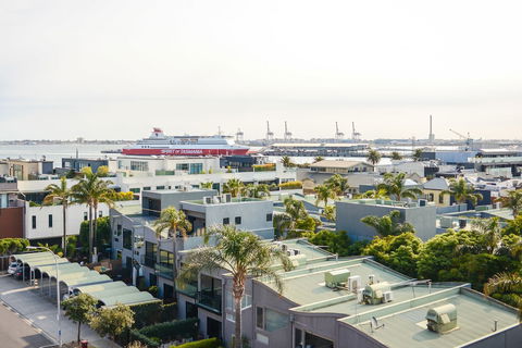 BOUTIQUE STAYS - Zinc 501 - Sydney Tourism 0