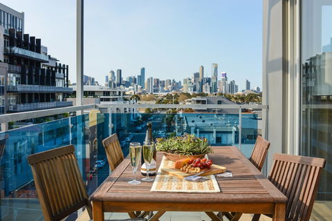 BOUTIQUE STAYS - Zinc 501 - Sydney Tourism 1