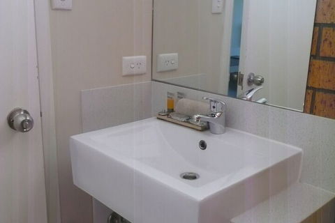 Rosebourne Gardens Motel - Sydney Tourism 7