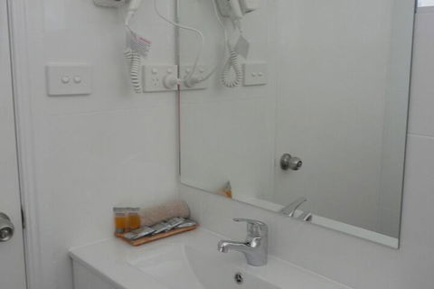 Rosebourne Gardens Motel - Sydney Tourism 4