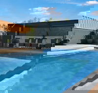 Aaok Moondarra Accommodation Village