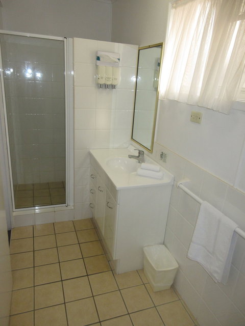Riviera On Ruthven Motel - Sydney Tourism 4