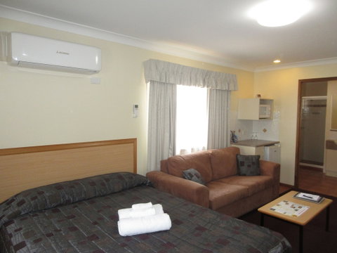 Riviera On Ruthven Motel - Sydney Tourism 6