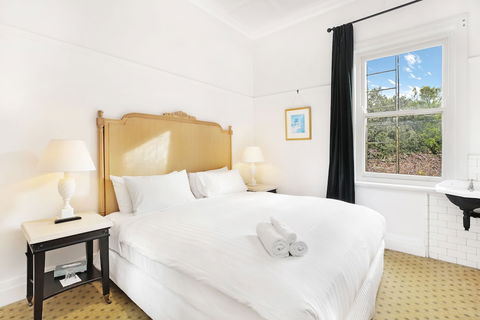 The Robertson Hotel - Sydney Tourism 6