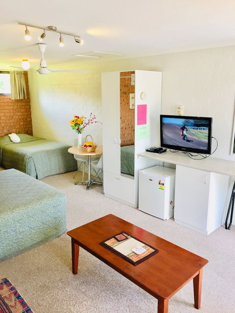 Colonial Motor Inn Pambula - Sydney Tourism 4