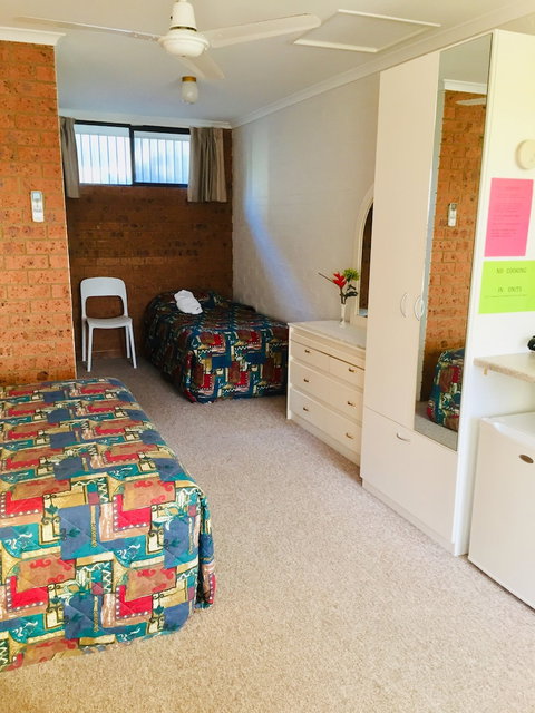 Colonial Motor Inn Pambula - Sydney Tourism 2