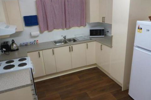 Holiday House Clermont - Sydney Tourism 5