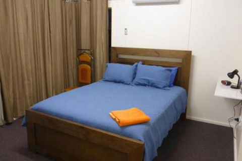 Holiday House Clermont - Sydney Tourism 6