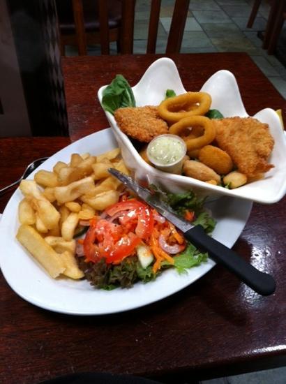 The Bush Inn Bar & Grill - Sydney Tourism 4