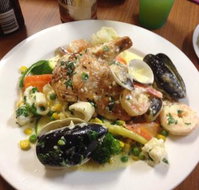 Kelly's Pub Toc - Farmers Arms Bar  Bistro