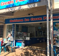Huskisson ice cream parlour - Sydney Tourism