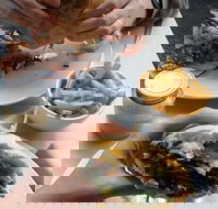 Two Hands - Sydney Tourism