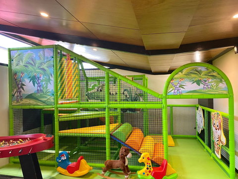 Cazalys Palmerston Club - Sydney Tourism 1