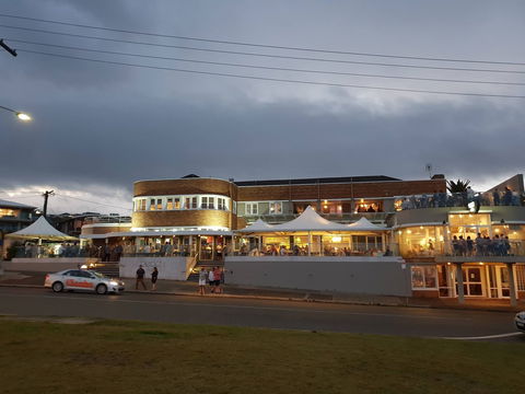 The Beach Hotel, Merewether - Sydney Tourism 0