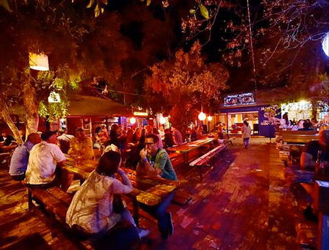 Montes Lounge - Sydney Tourism 0