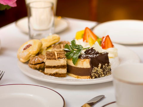 Avenue Restaurant & Lobby Bar - Sydney Tourism 0