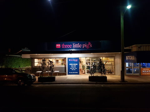 Three Little Pigs - Bar And Bistro - Sydney Tourism 0