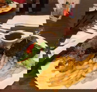 DOOLEYS Waterview Club