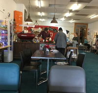 The Crowded Lounge - Sydney Tourism