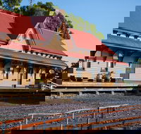 Tracks on Point - Sydney Tourism
