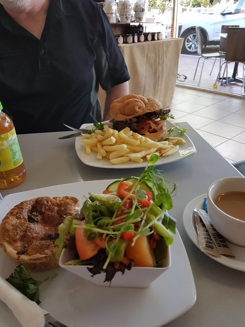 Deja Vu Cafe - Sydney Tourism 1