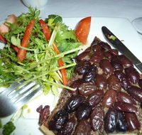 Valencia Vineyard Restaurant - Sydney Tourism